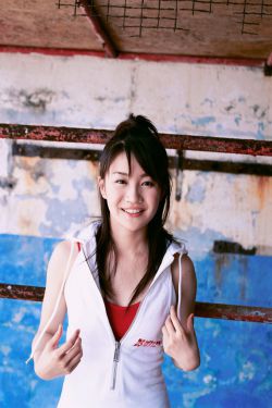 忍不住就骑上肉棒止痒